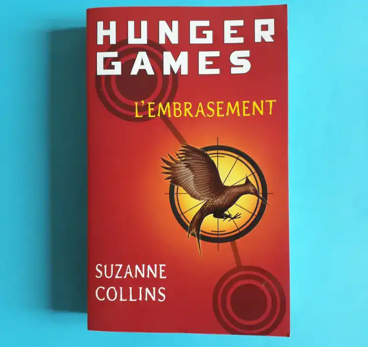 Cover of the book Catching Fire by Suzanne Collins